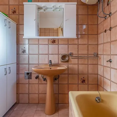 Apartment 3 Bedroom Cozy In Banjole