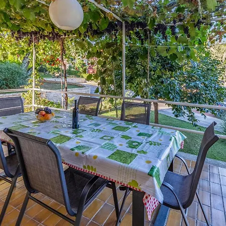 Apartment 3 Bedroom Cozy In Banjole