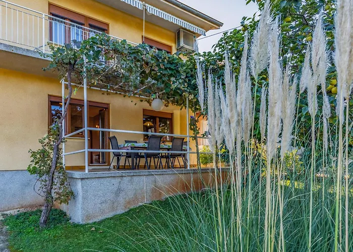 Amazing In With Wifi Apartament Banjole